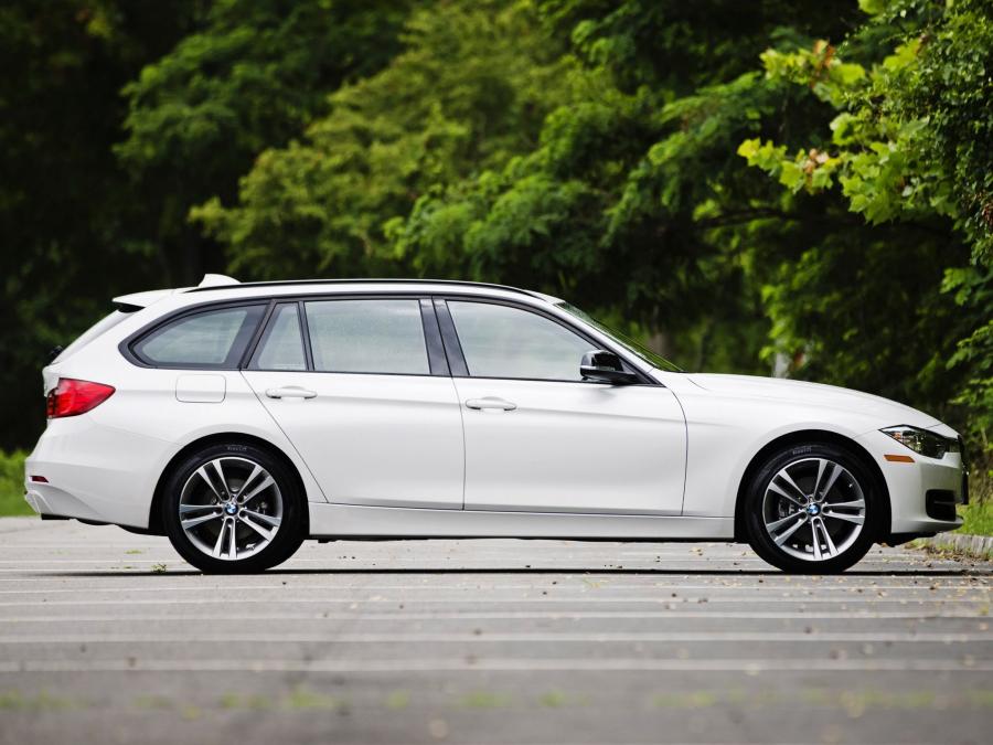  BMW 328i xDrive Touring 2013 года  (US) (фото 7 из 14)